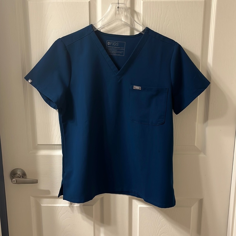 FIGS Deep Reef Catarina Scrub Top